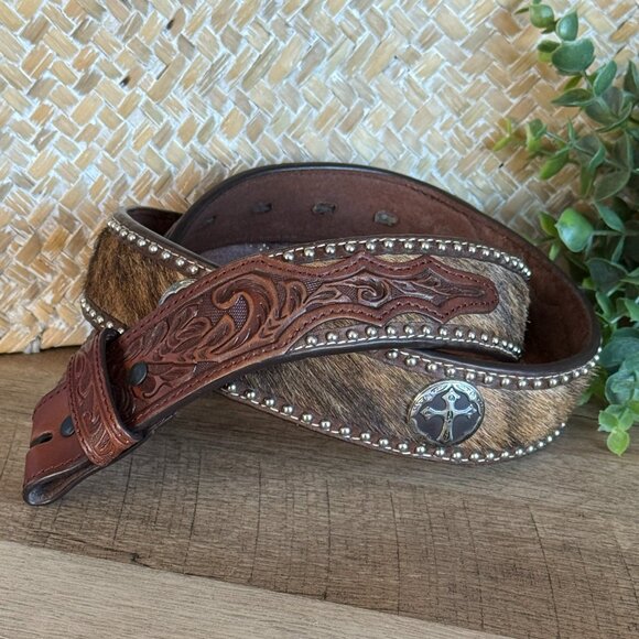 Vintage 90s 3D Hair-On Cowhide Cross Concho Hand-Tooled Western Belt - Men’s 34" - Picture 2 of 9